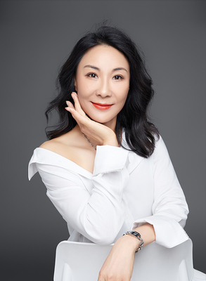 毕晓芬
职务：执行会长
